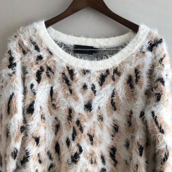 Minkpink Soft Comfy Fuzzy Leopard Print Long Sleeve Sweater Shirt Top White - Picture 3 of 10